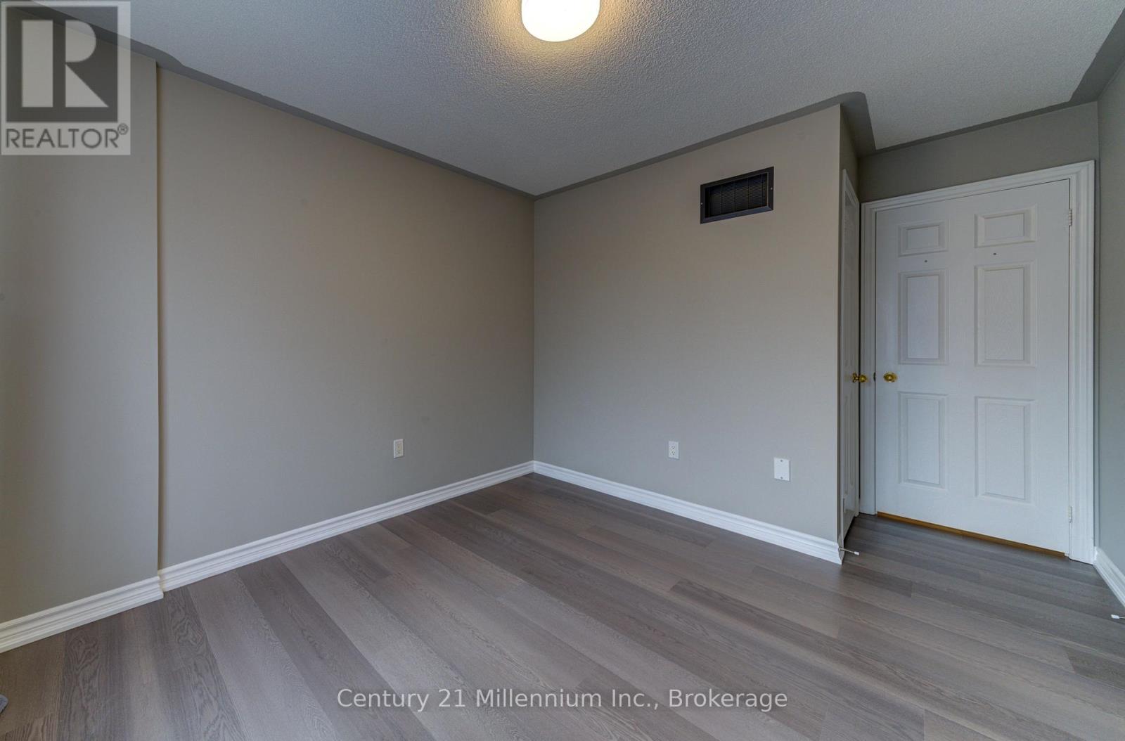 #15 6 WILDROSE TRAIL - 28