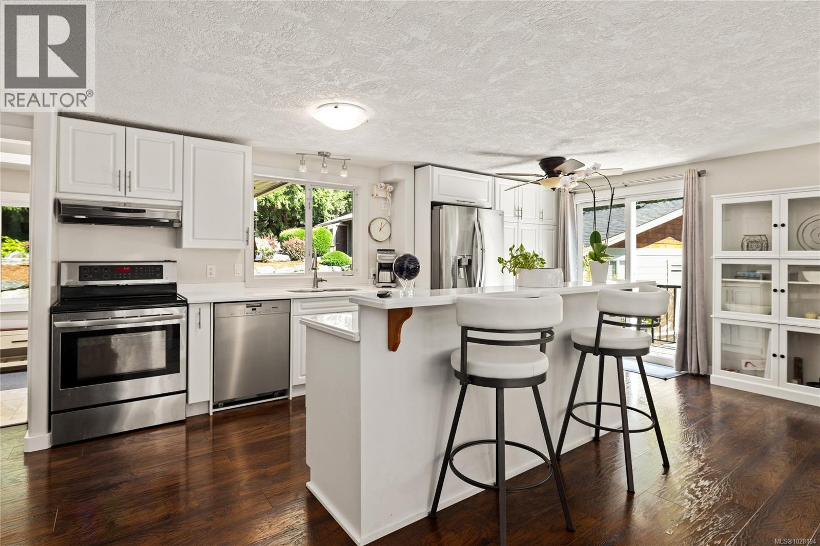 3061 RENFREW RD - 14