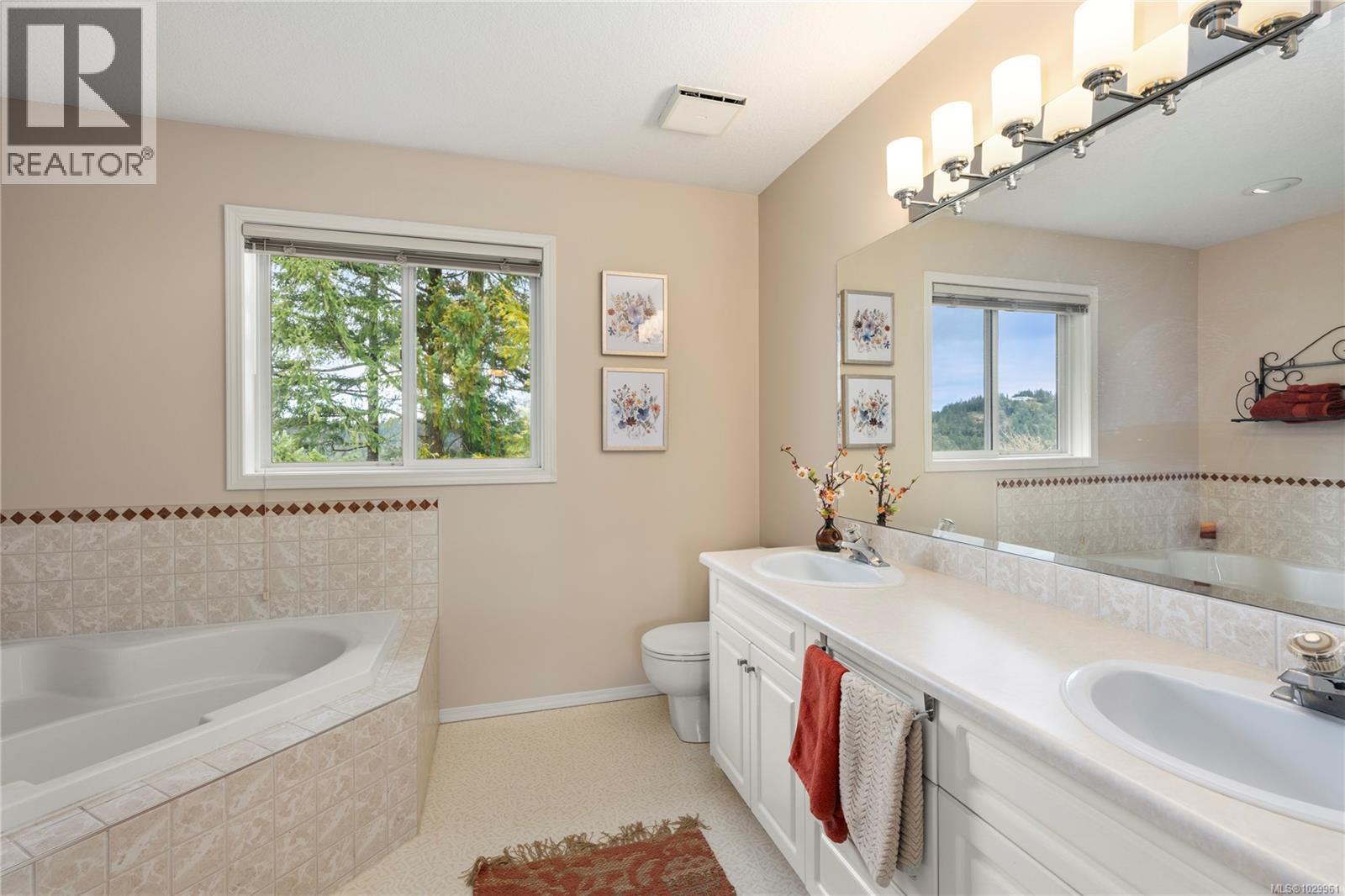 3255 Folkestone Dr, Nanaimo