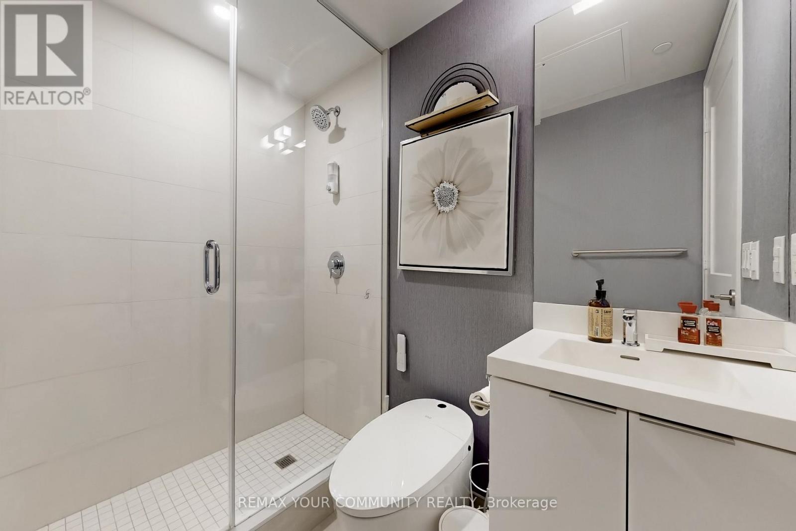 #4727 28 WIDMER STREET - 27