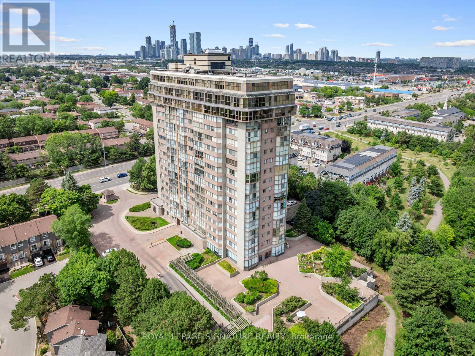 #LPH4 880 DUNDAS STREET W - 36