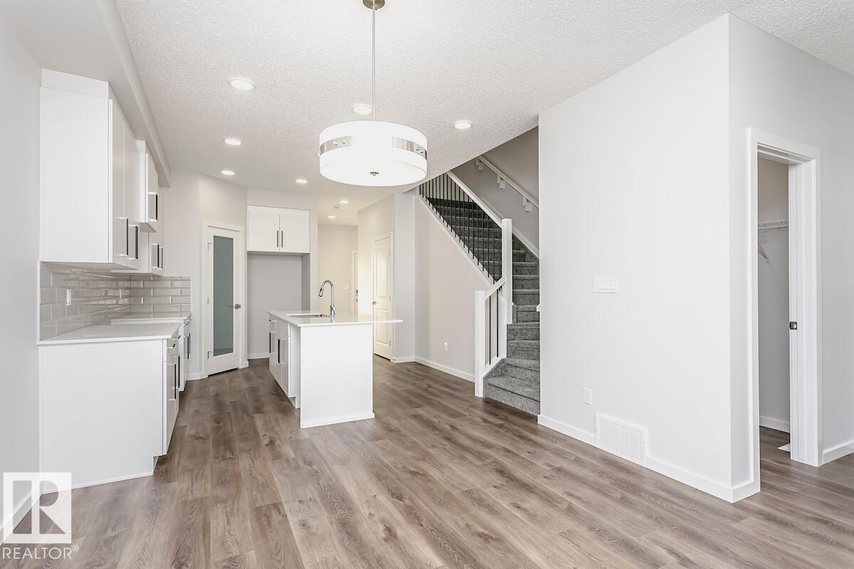 2907 64 ST SW, Edmonton