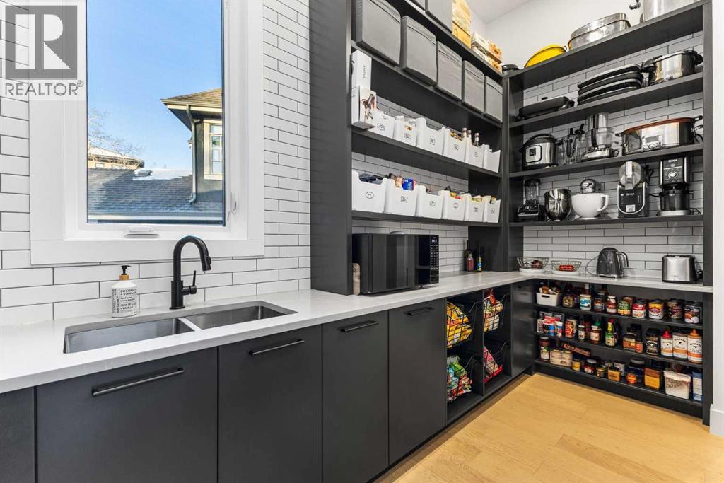 Single Family House for Sale in  Elveden Place SW Springbank Hill Calgary 