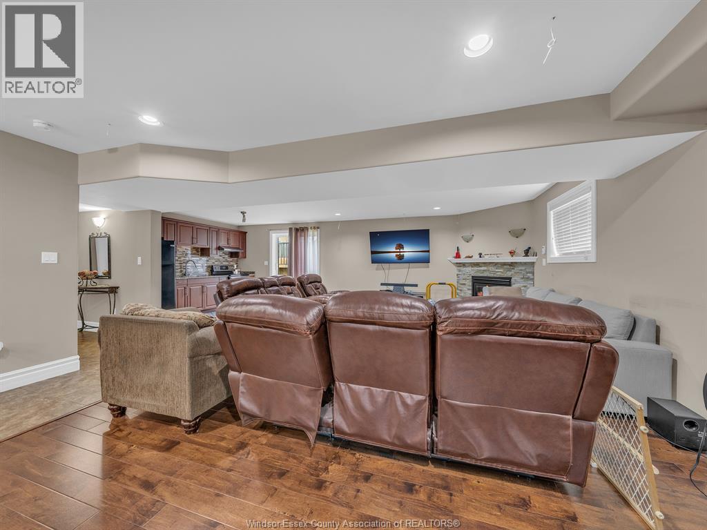 4795 PERIWINKLE CRESCENT - 31