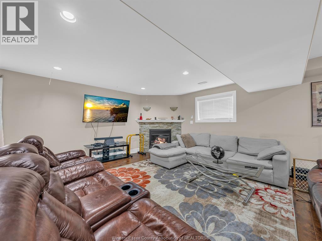 4795 PERIWINKLE CRESCENT - 32