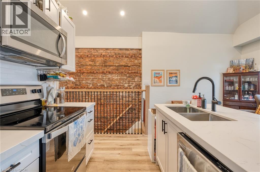 64 OXFORD Street Unit# Upper