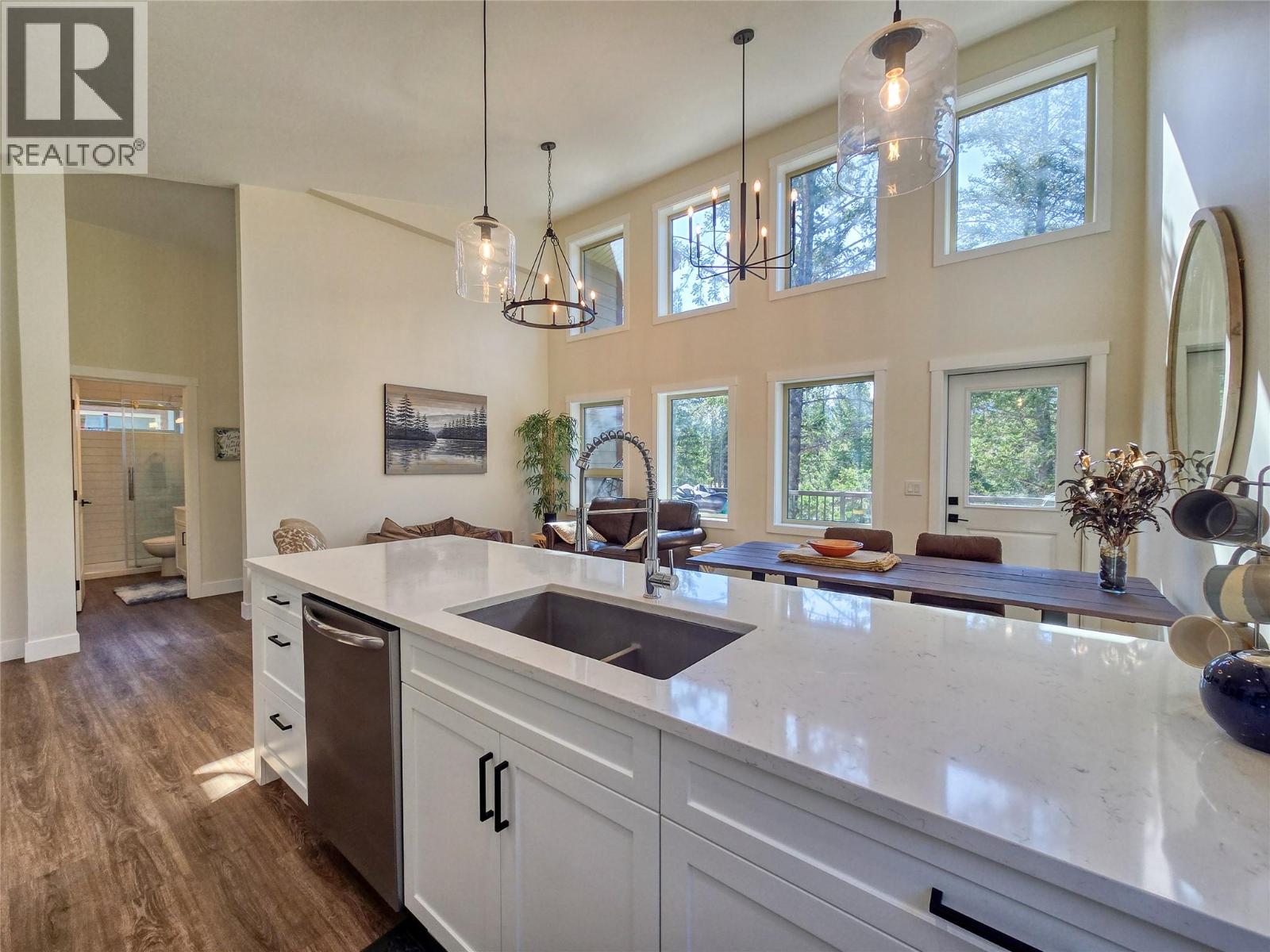 4926 TIMBER RIDGE Road Unit# 32, Windermere