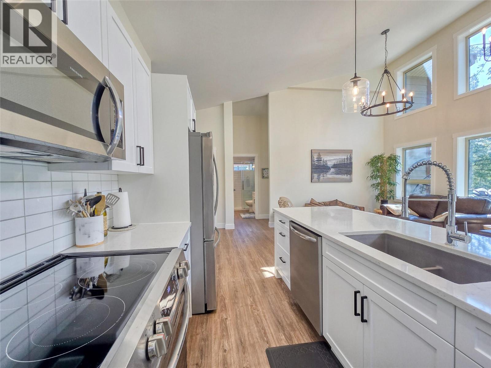 4926 TIMBER RIDGE Road Unit# 32, Windermere