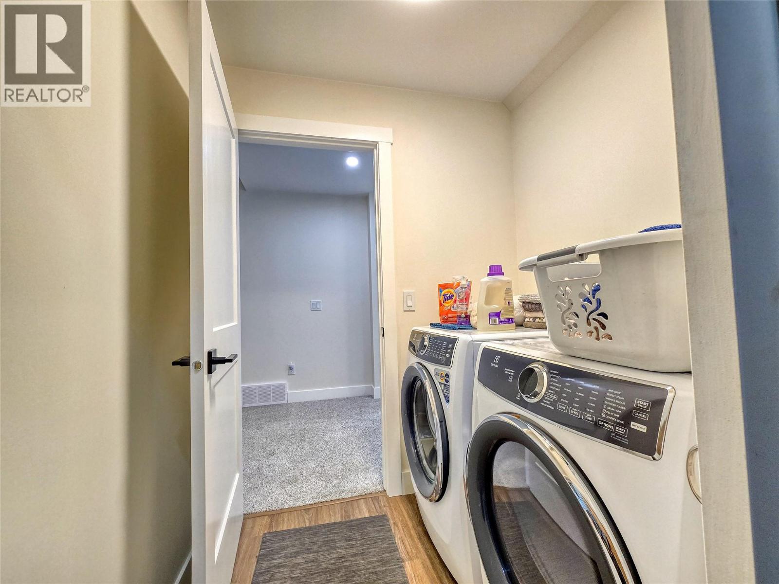 4926 TIMBER RIDGE Road Unit# 32, Windermere