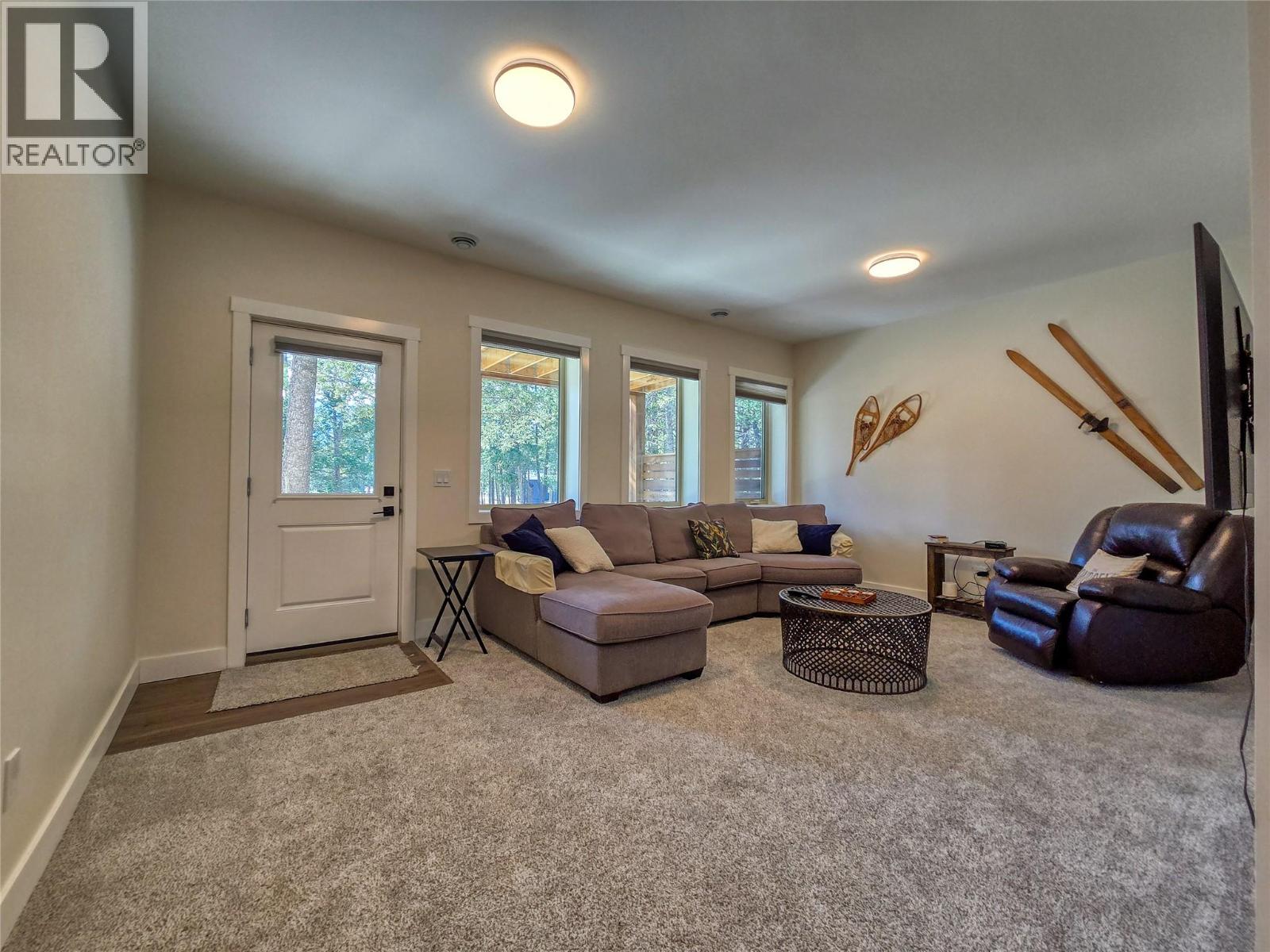 4926 TIMBER RIDGE Road Unit# 32, Windermere