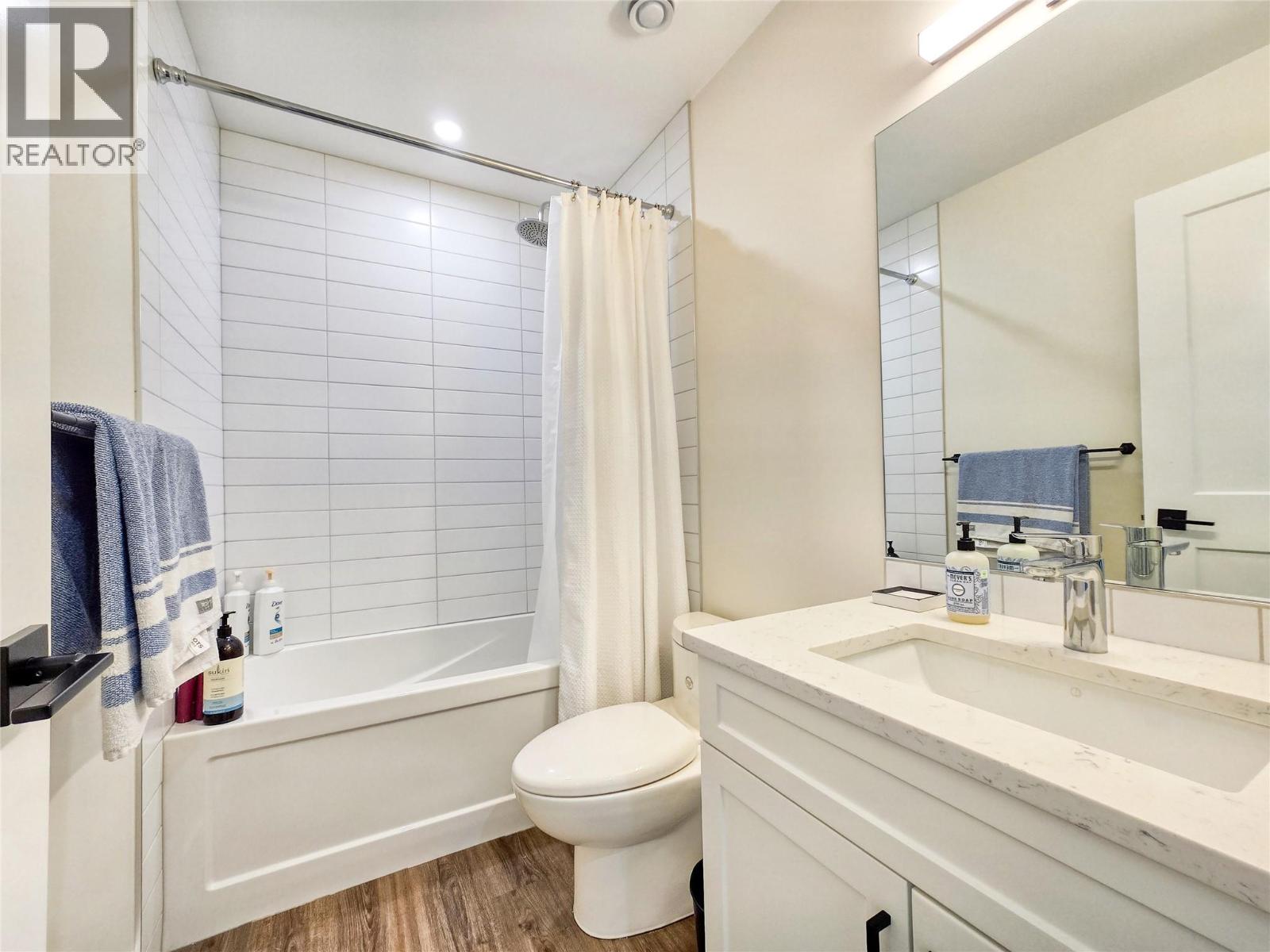 4926 TIMBER RIDGE Road Unit# 32, Windermere