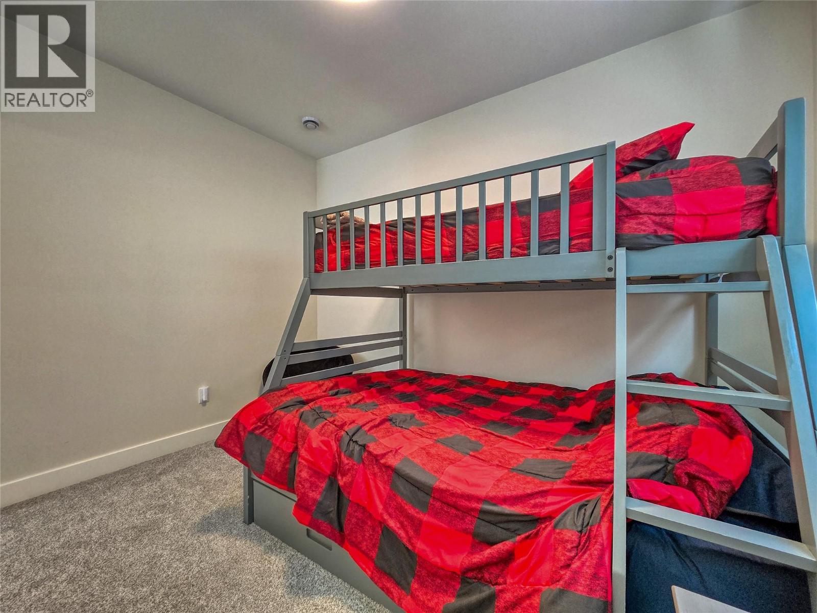 4926 TIMBER RIDGE Road Unit# 32, Windermere