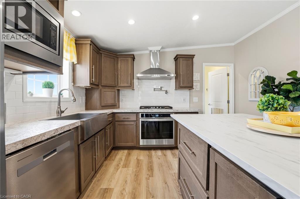 20 HICKORY HOLLOW - 21