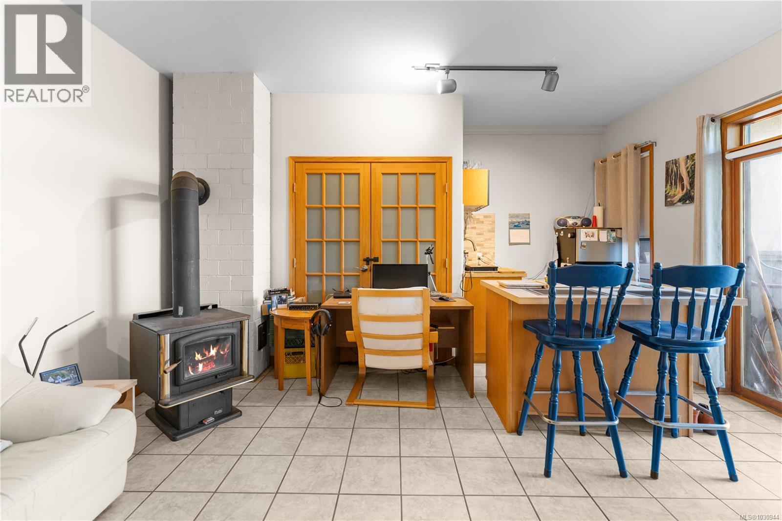 1059 PAT BURNS AVE - 35