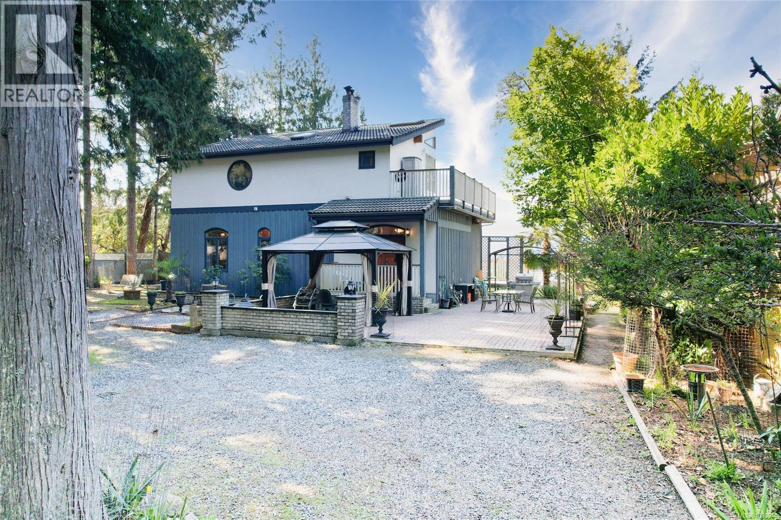 1059 PAT BURNS AVE - Image 2