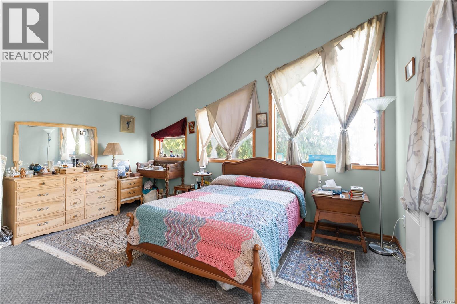 1059 PAT BURNS AVE - 45