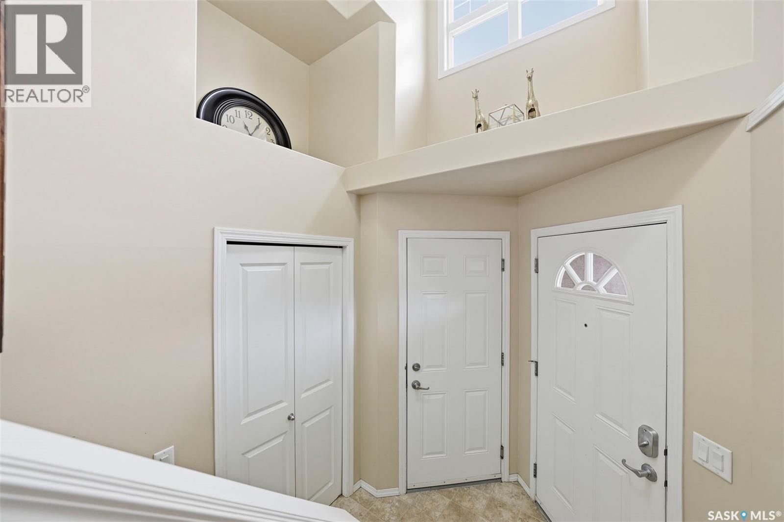 215 Snell CRESCENT - 3
