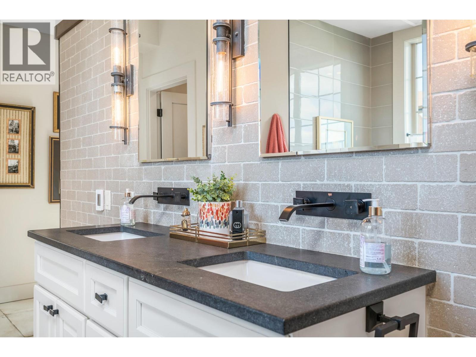 101 Village Centre Court Unit# 432, Vernon