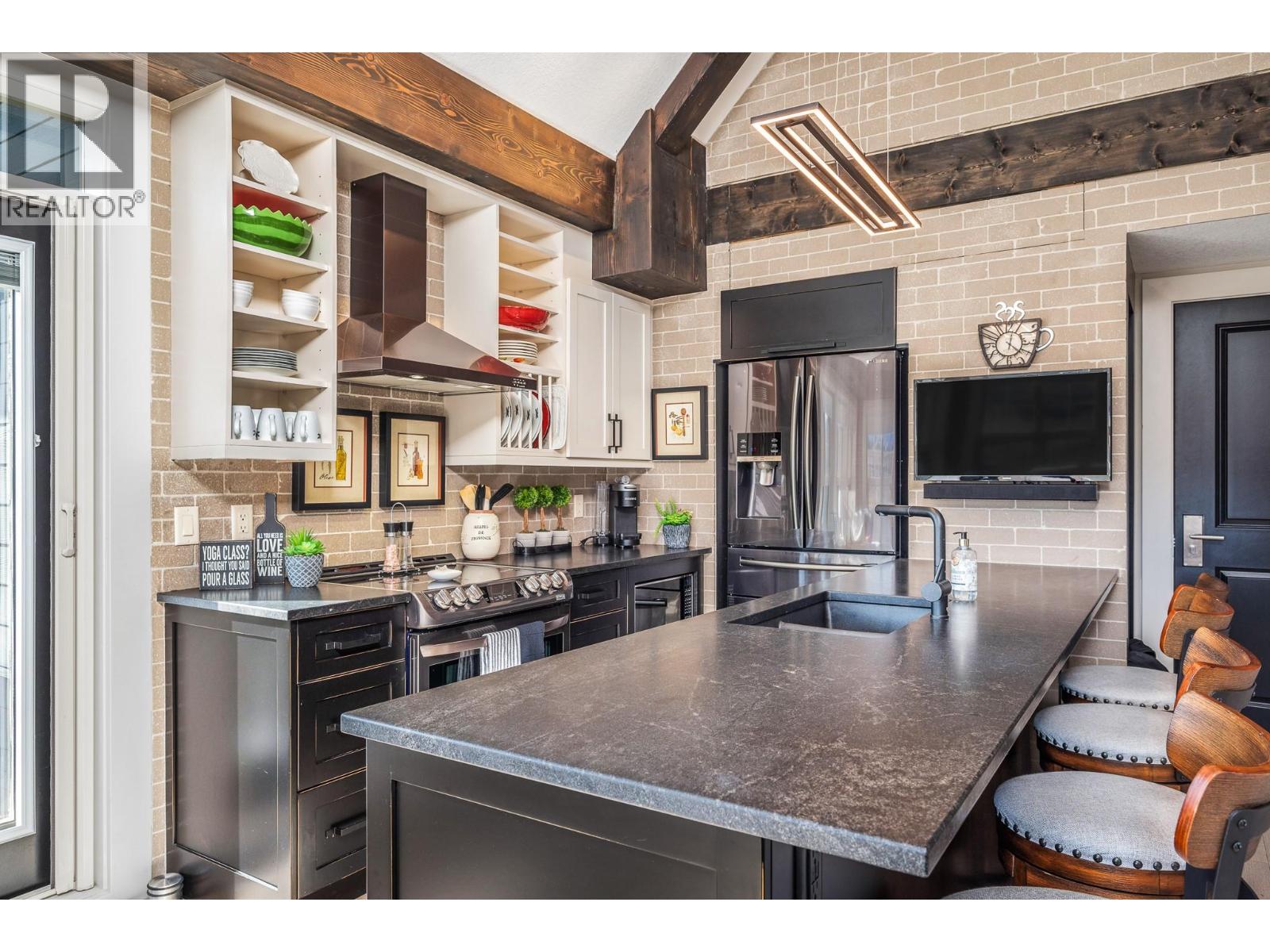 101 Village Centre Court Unit# 432, Vernon