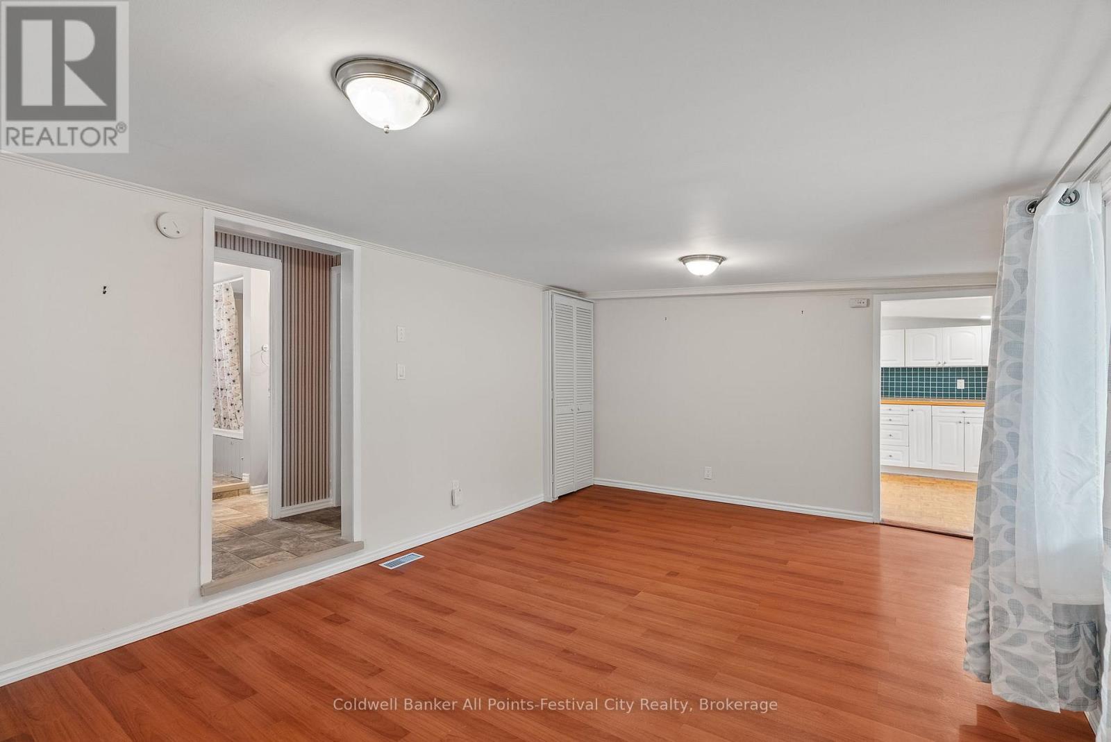 28 SUTTON DRIVE - 11