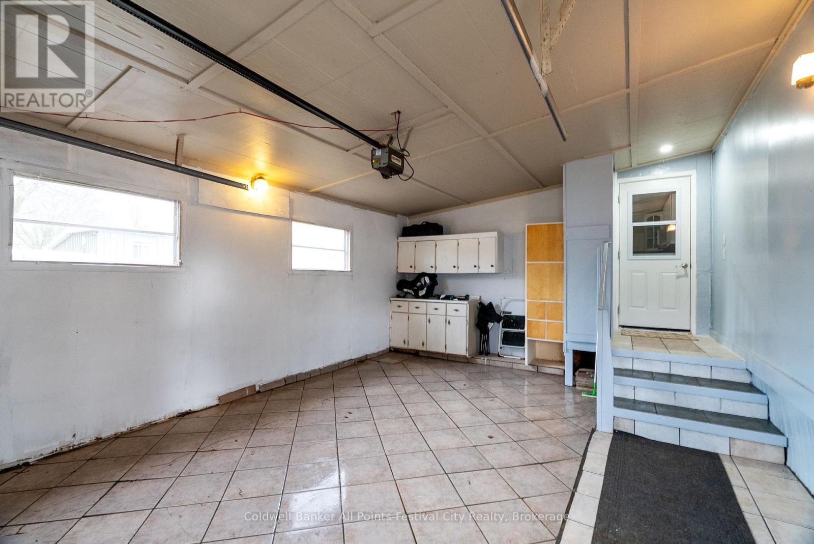 28 SUTTON DRIVE - 23