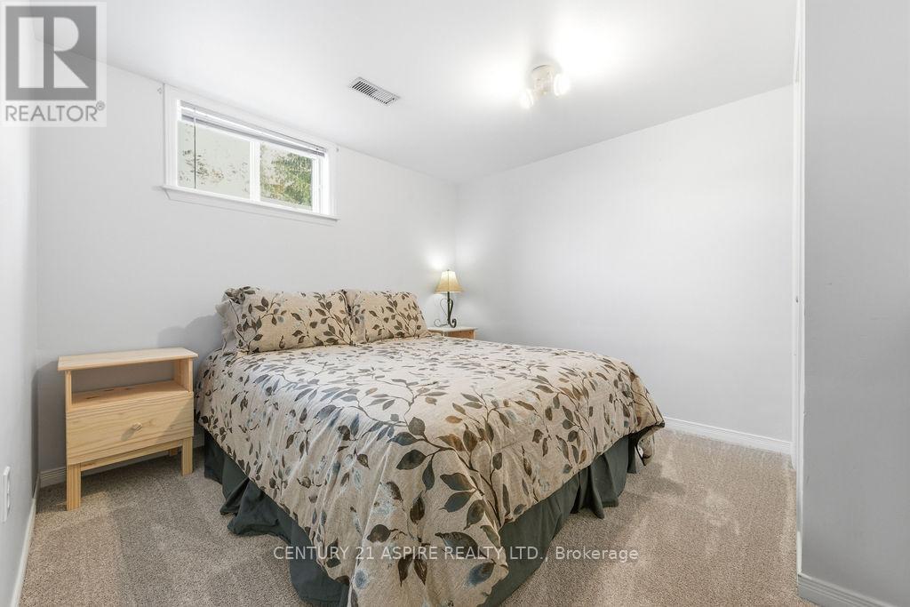21 HERITAGE DRIVE — photo 34