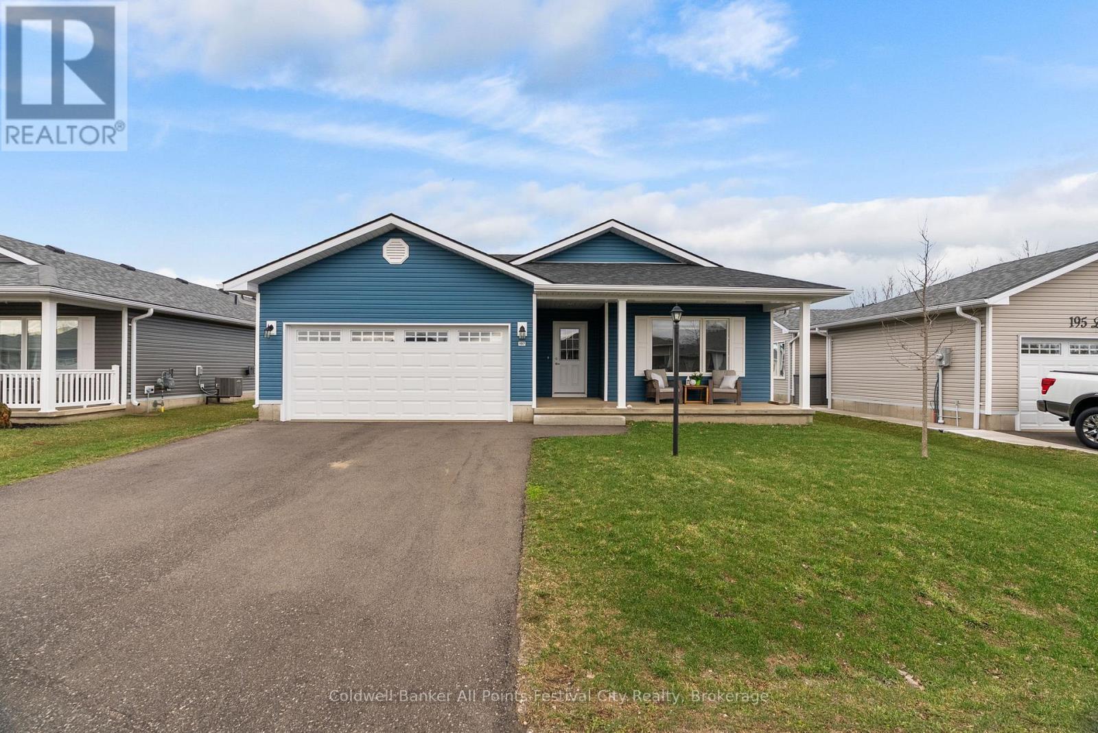 197 LAKE BREEZE DRIVE - 1