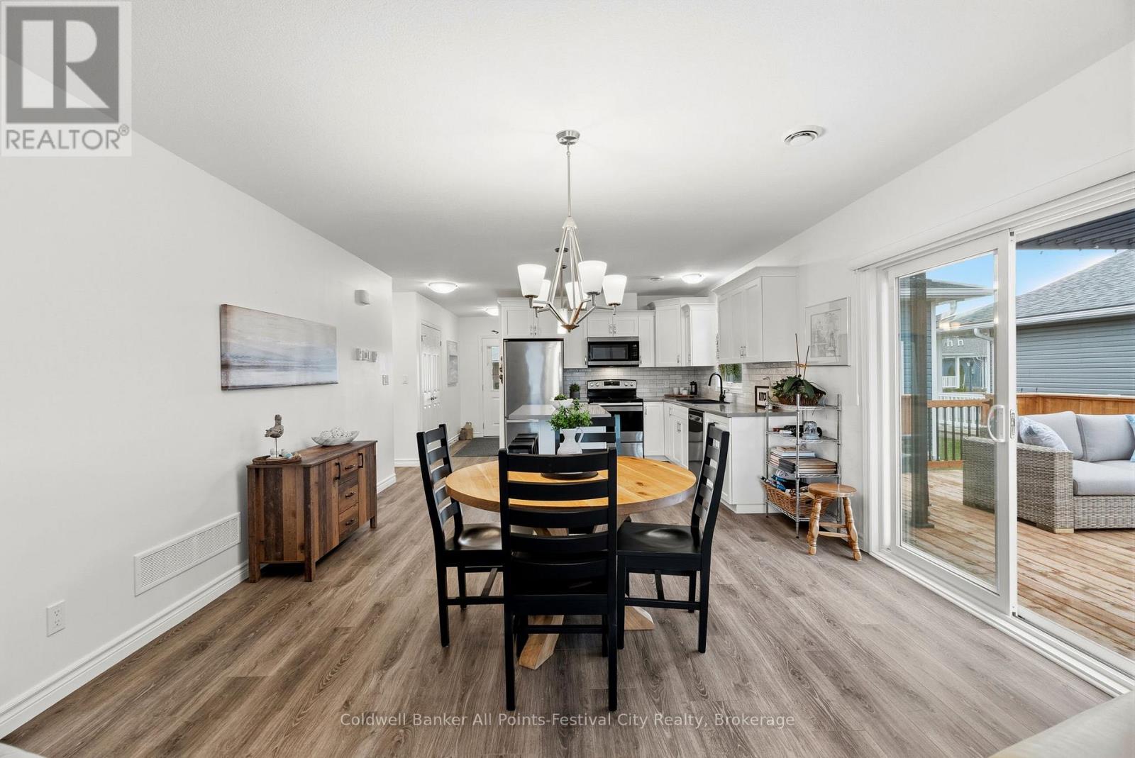 197 LAKE BREEZE DRIVE - 14