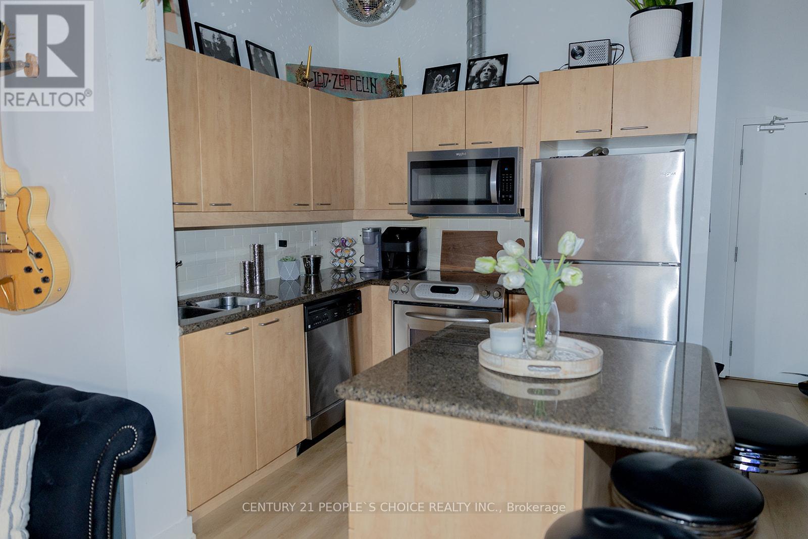 #228 955 QUEEN STREET W - 17