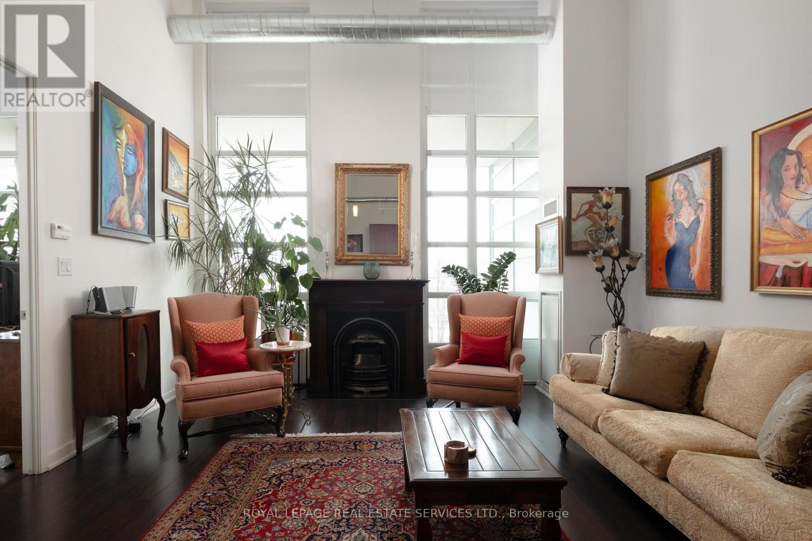 243 - 380 MACPHERSON AVENUE