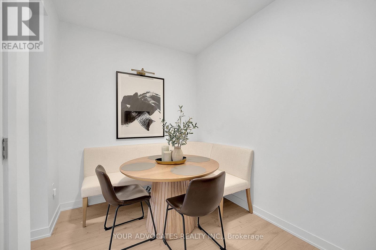 #902 9 TECUMSETH STREET - 10