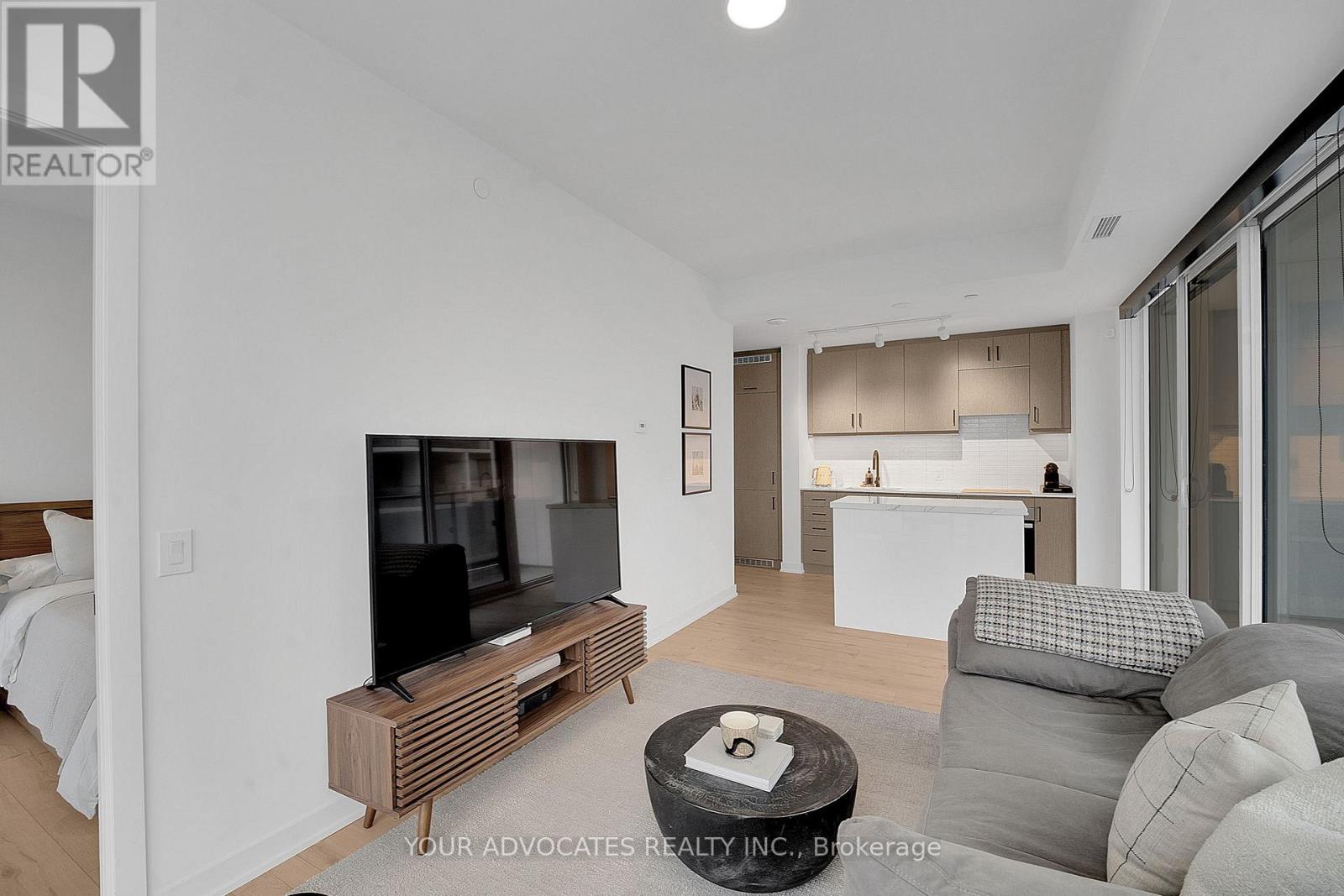 #902 9 TECUMSETH STREET - 5