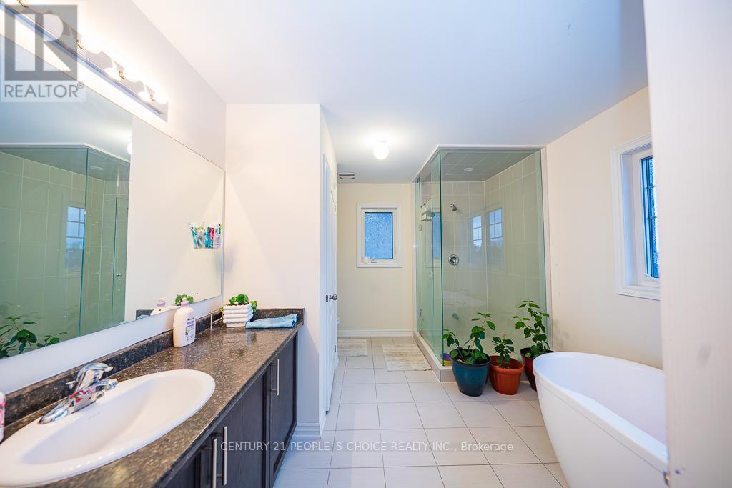 83 ROBIN TRAIL - 10