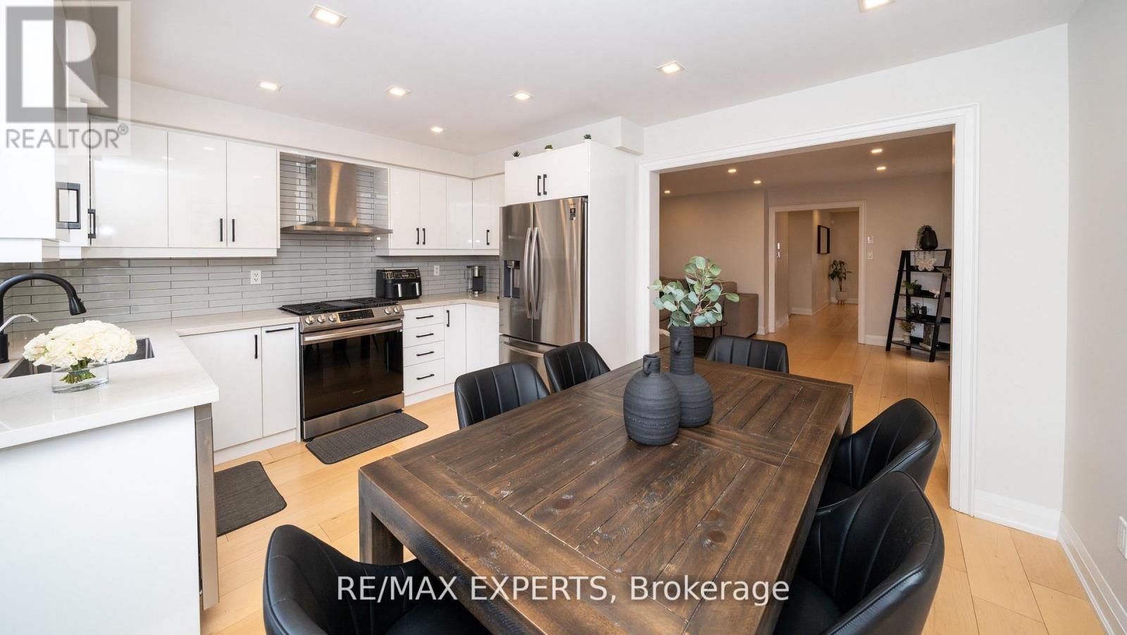 111 ARGENTO CRESCENT