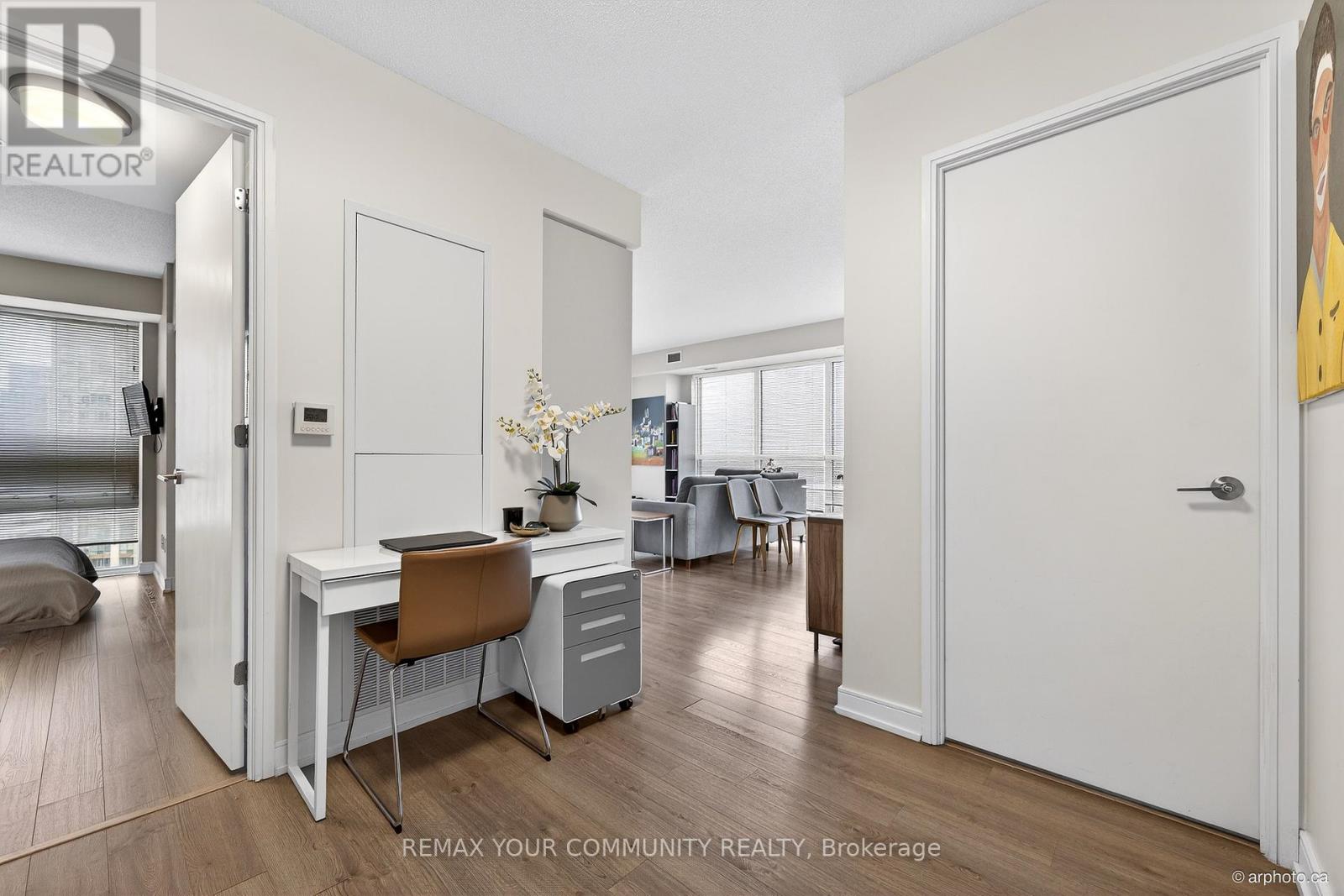 #1307 20 THOMAS RILEY ROAD - 28
