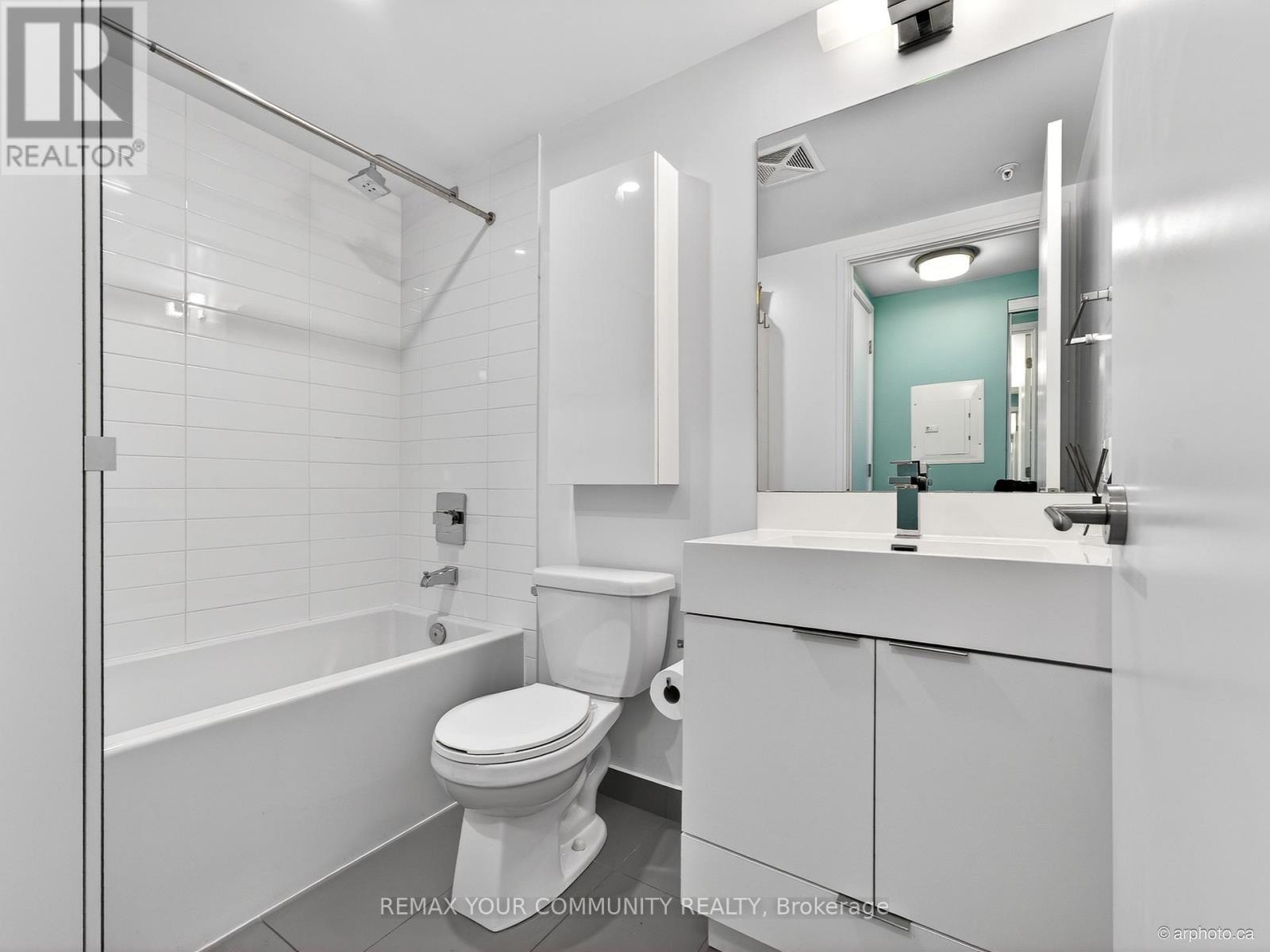 #1307 20 THOMAS RILEY ROAD - 30