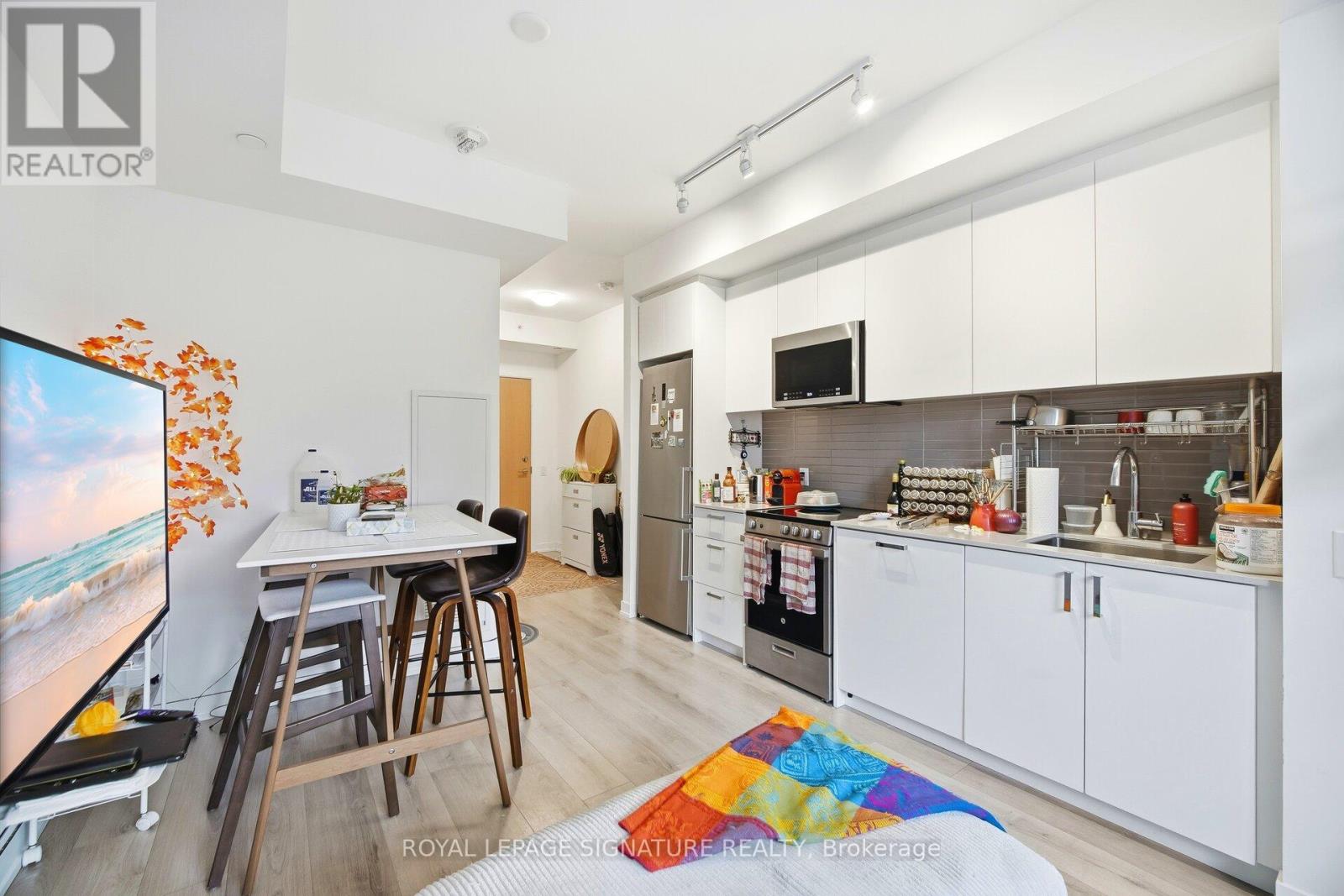 #208 1787 ST CLAIR AVENUE W - 6