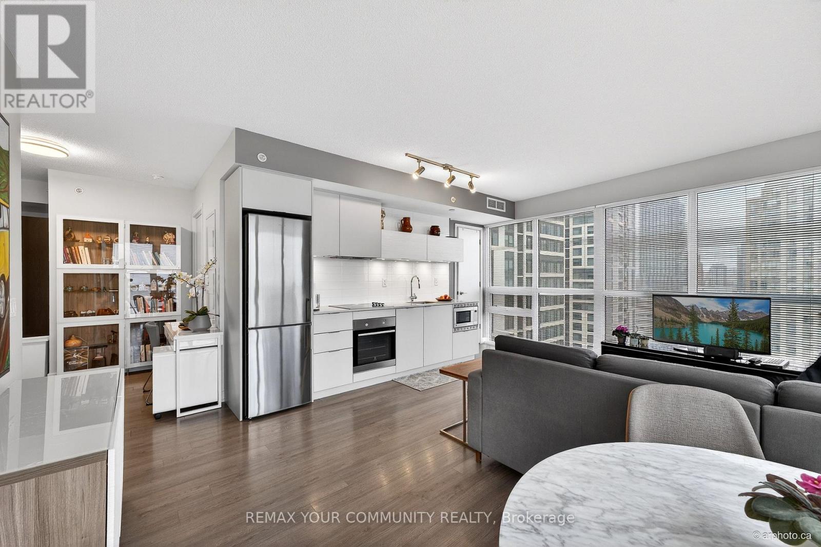 #1307 20 THOMAS RILEY ROAD - 25