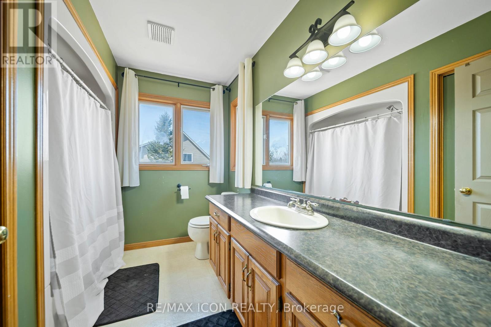 227 WILLIAM STREET E Property Photo