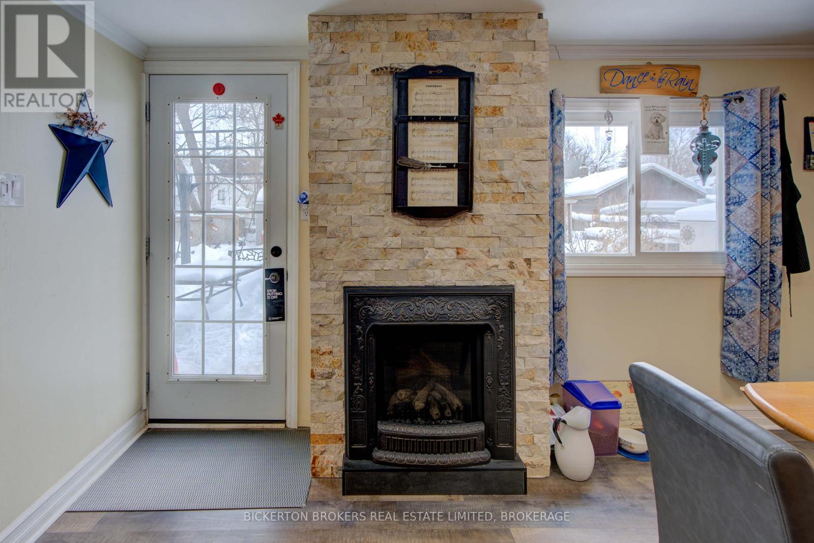 85 ELM STREET — photo 34