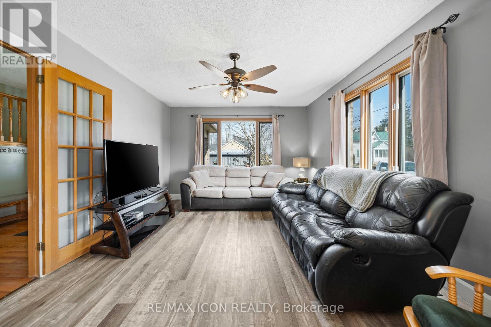 227 WILLIAM STREET E - 5