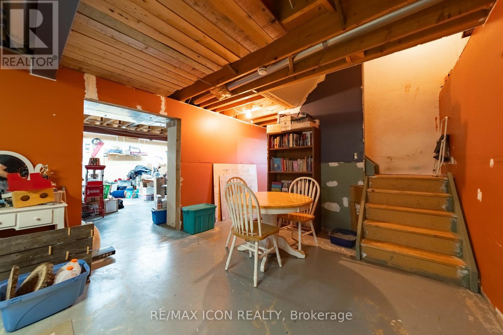227 WILLIAM STREET E - 31