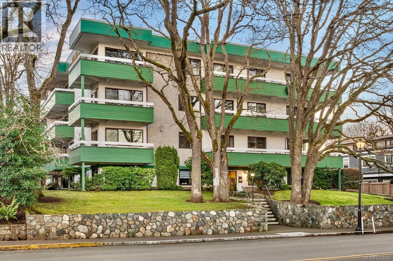 #303 2095 Oak Bay Ave - 1