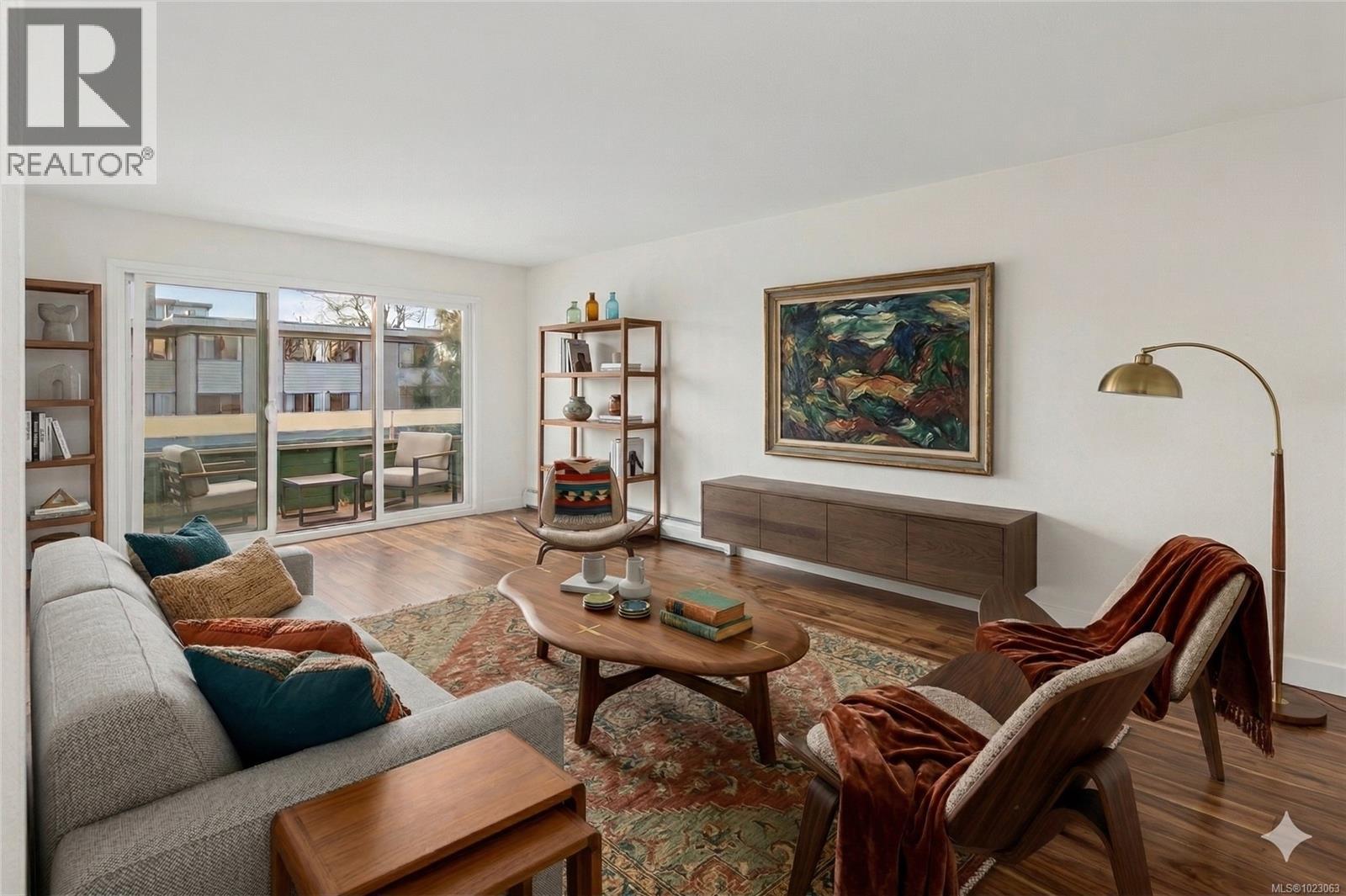 #303 2095 Oak Bay Ave - 4
