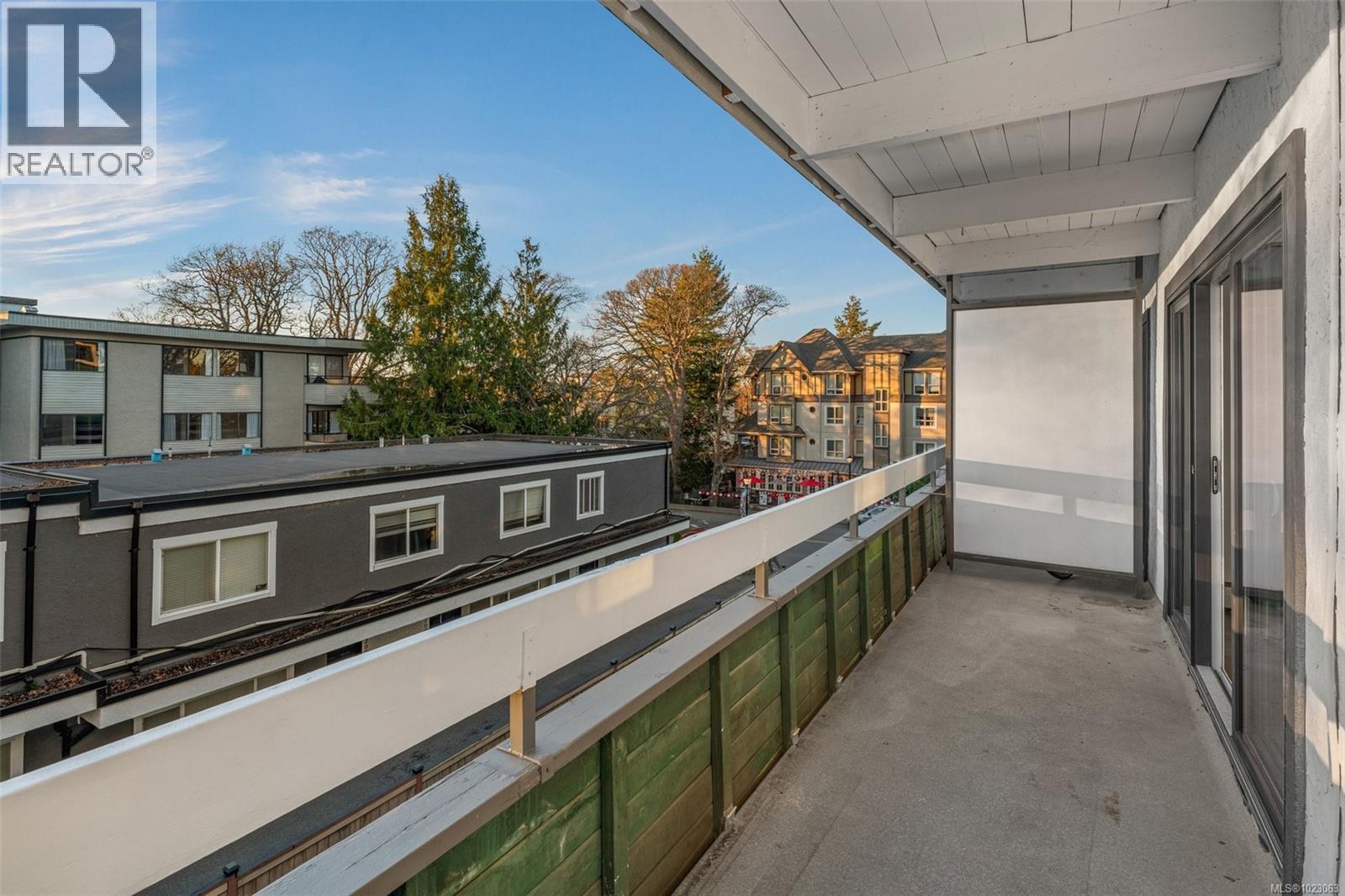 #303 2095 Oak Bay Ave - 20