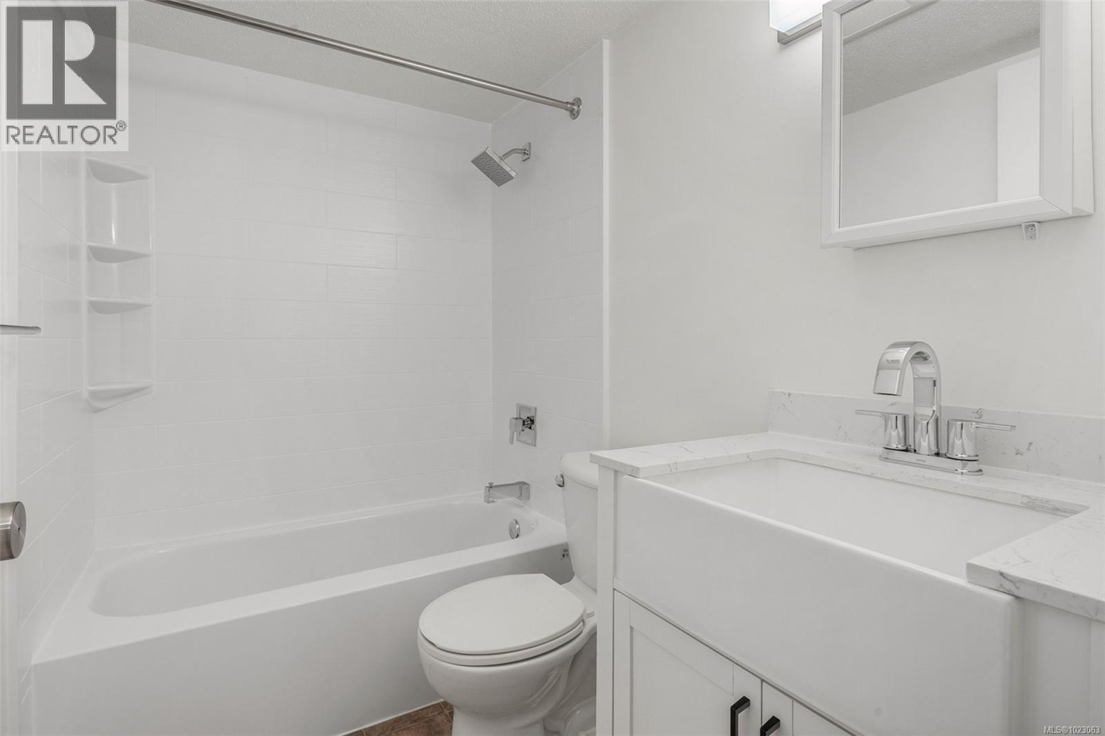 #303 2095 Oak Bay Ave - 21