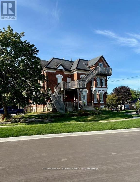 9 - 75 MCINTYRE CRESCENT