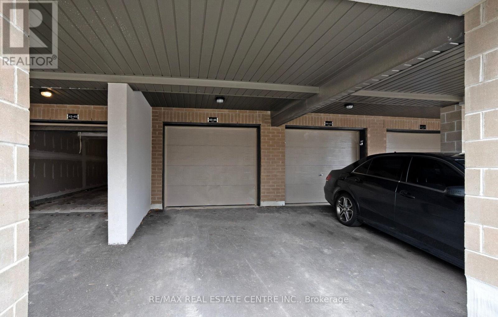 #43 45 KNOTSBERRY CIRCLE - 40
