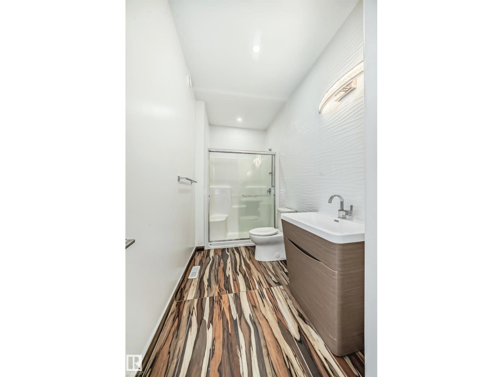 10506 68 AV NW, Edmonton