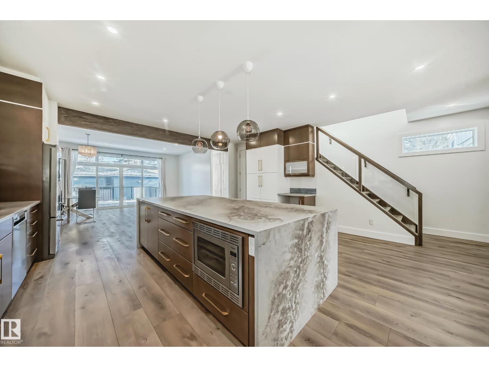 10506 68 AV NW, Edmonton